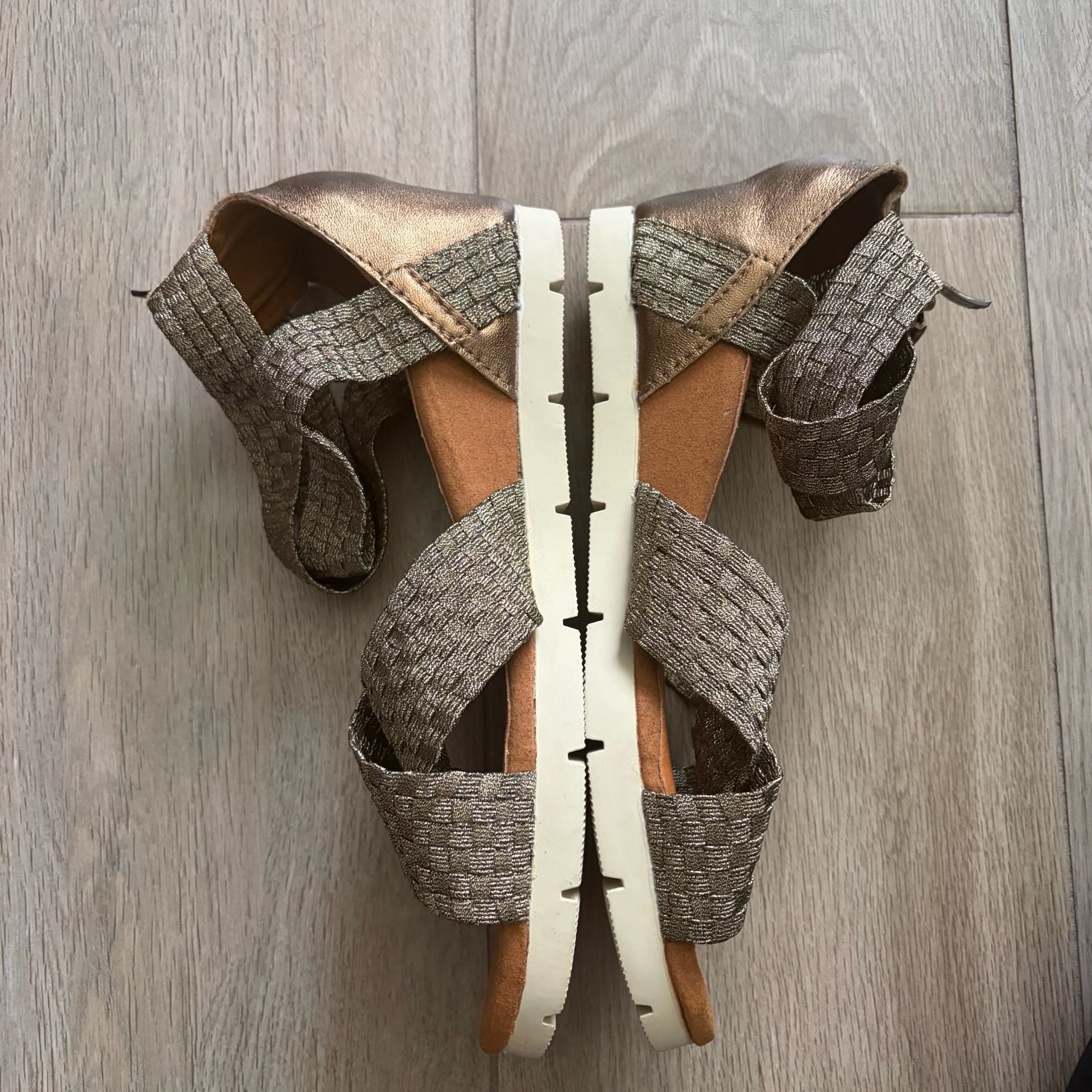 Bernie Mev Honesty Wedge Sandal Size 41 Bronze Metallic 4