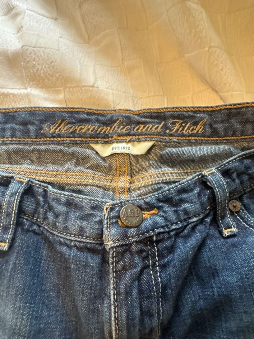 Abercrombie and Fitch Bootcut Jeans Size 8 Dark Wash Blue Denim 3