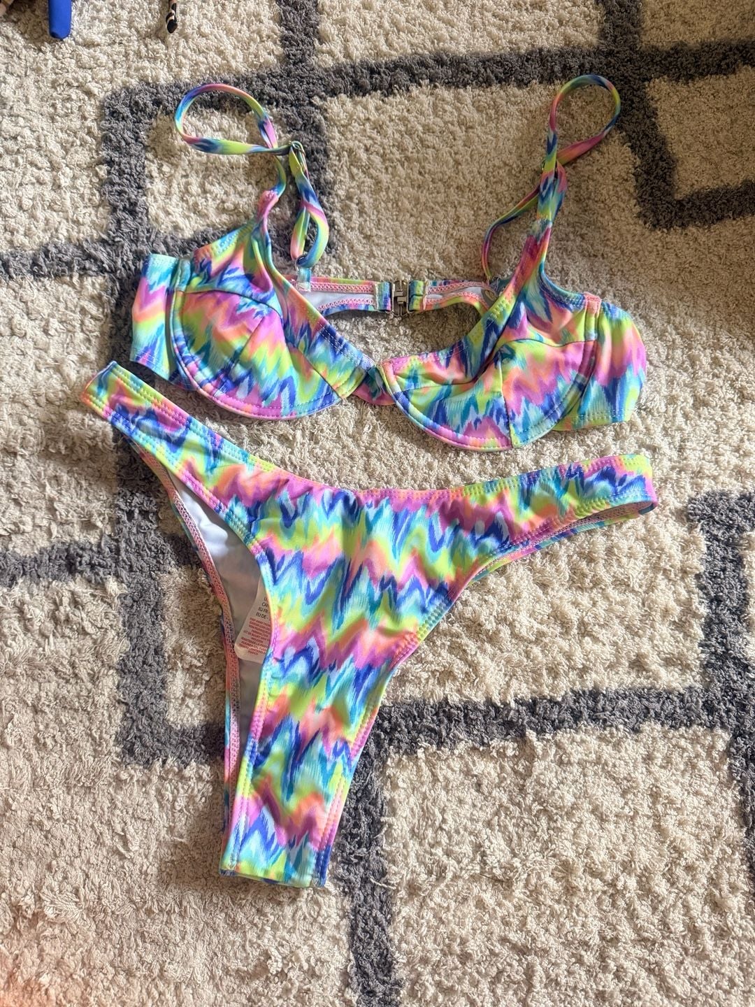 boohoo Bikini Set Size USA 4 Multi Color Tie Dye Wave Print Underwire 1