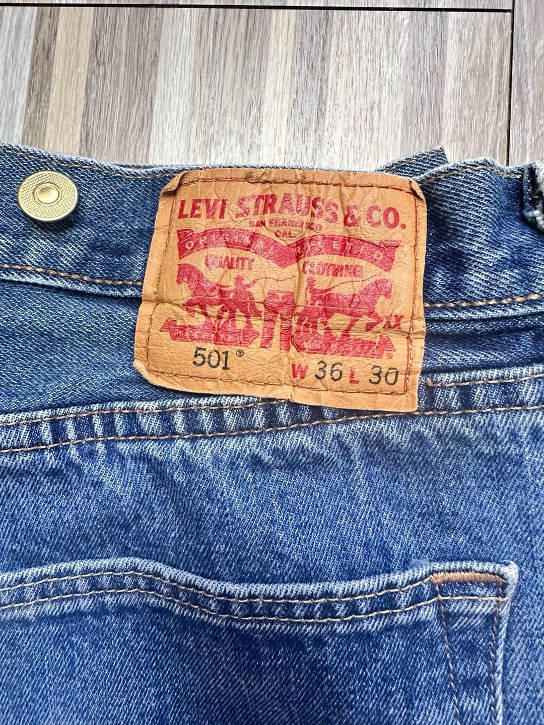 Levi's 501 Size 36x30 Medium Wash Denim Straight Leg Jeans 3