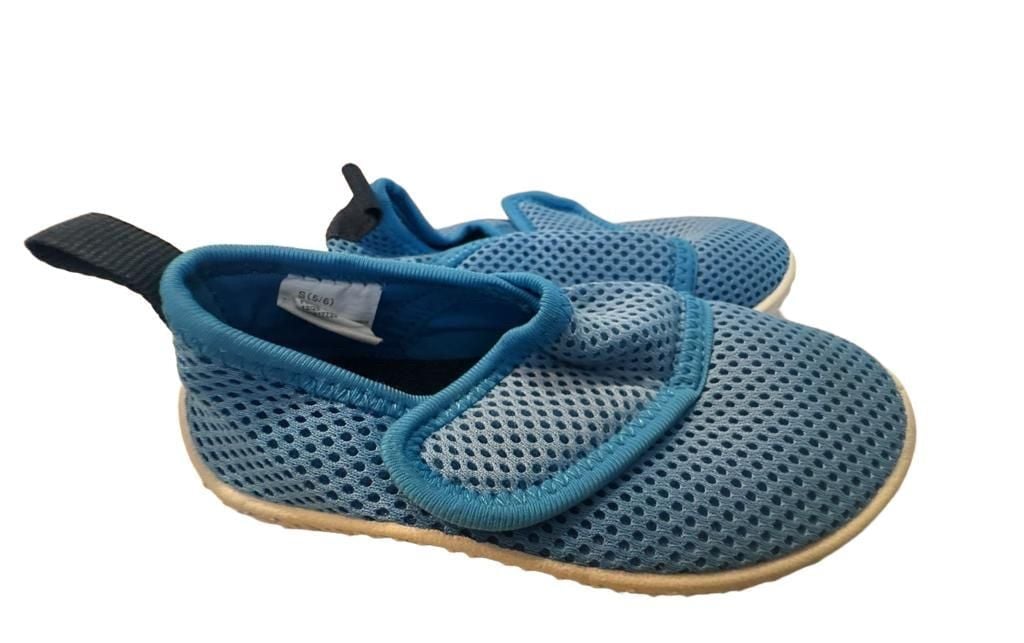 Cat & Jack Kids Blue Mesh Water Shoes Size 5/6 2