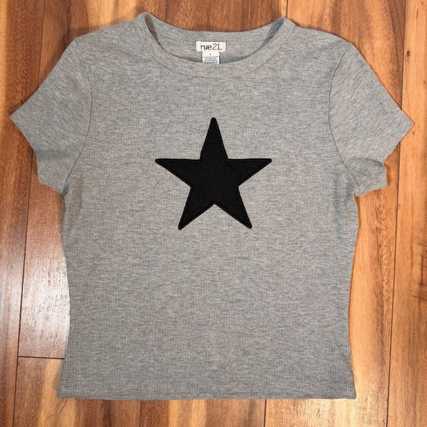 Rue21 Ribbed Star T-Shirt Size L Gray Black Short Sleeve Graphic Top