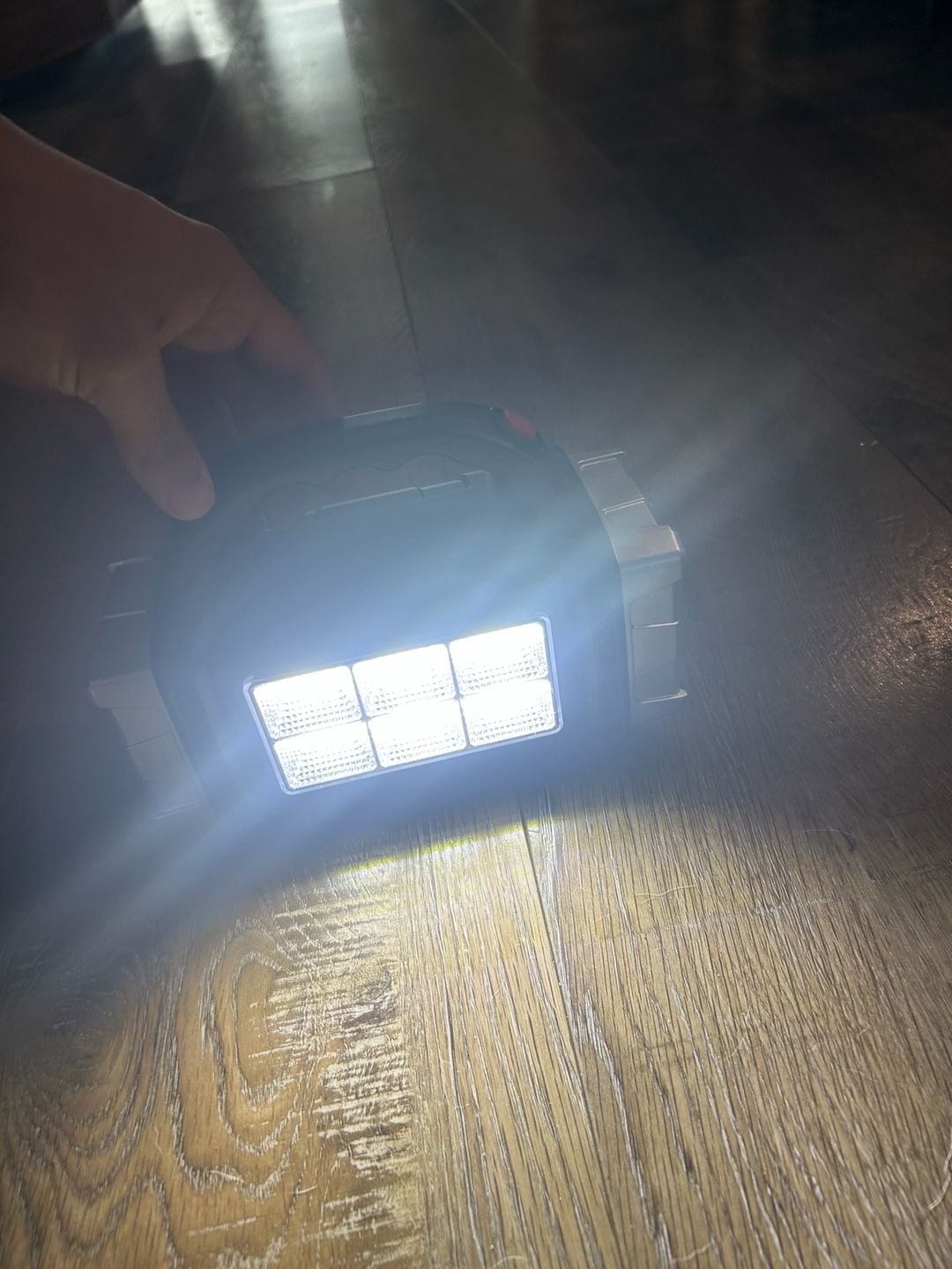 Hurry Bolt Solar Multifunctional Searchlight XPE+8LED+6COB 4