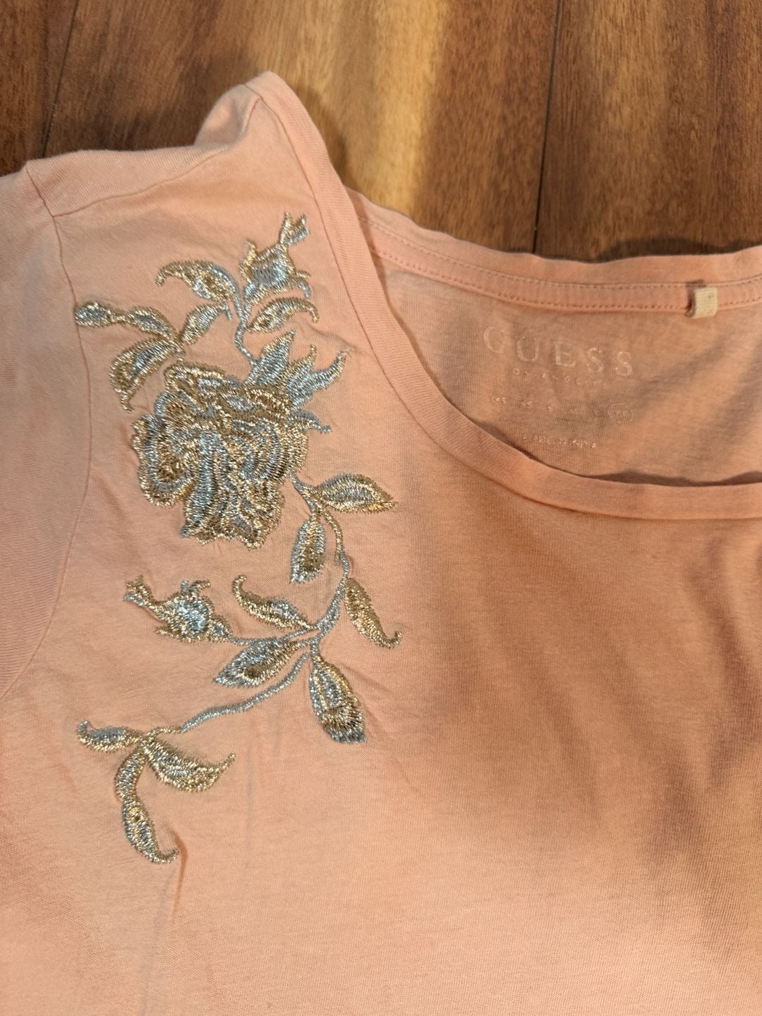 Guess Floral Embroidered T-Shirt Size XS Pink Short Sleeve 7