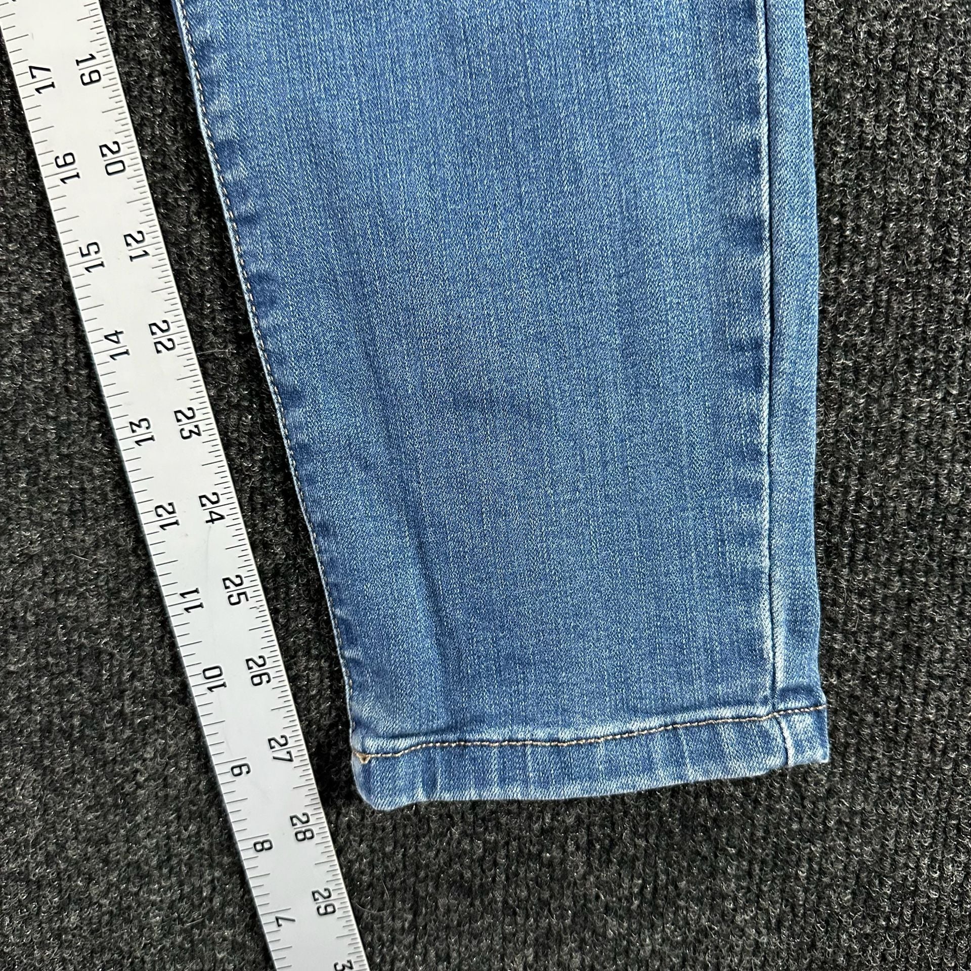 Sonoma Skinny Jeans Size 16R Light Wash Distressed 4