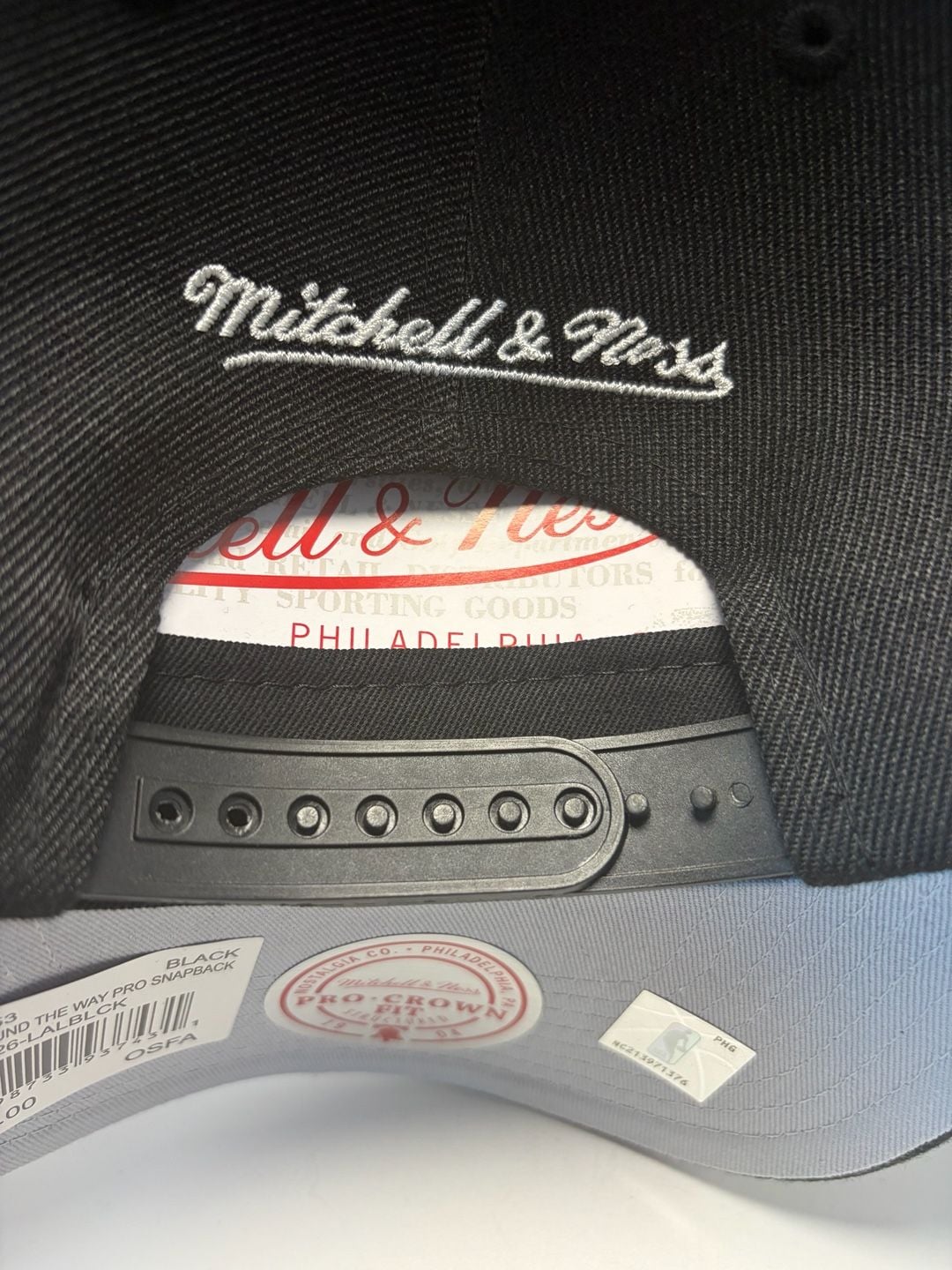 Mitchell & Ness Los Angeles Lakers Around The Way Pro Snapback Hat OSFA 7