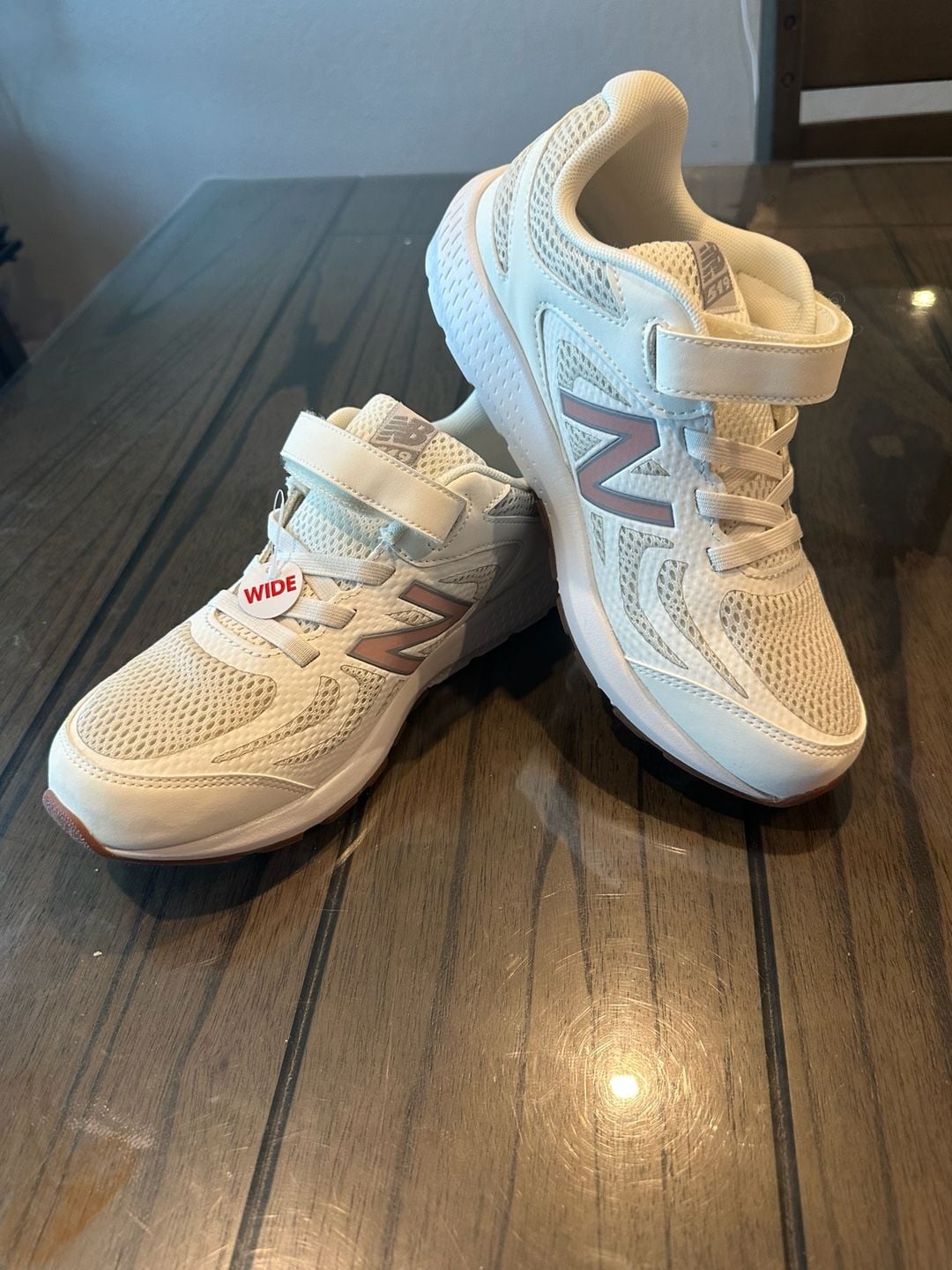 New Balance 519v1 Kids Size 6.5W White Hook and Loop Running Shoes 8