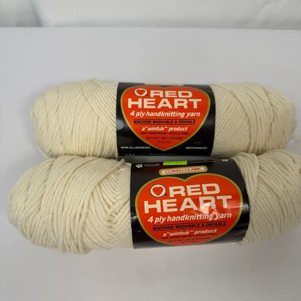 Red Heart 4 Ply Handknitting Yarn 111 Eggshell 2 Skeins