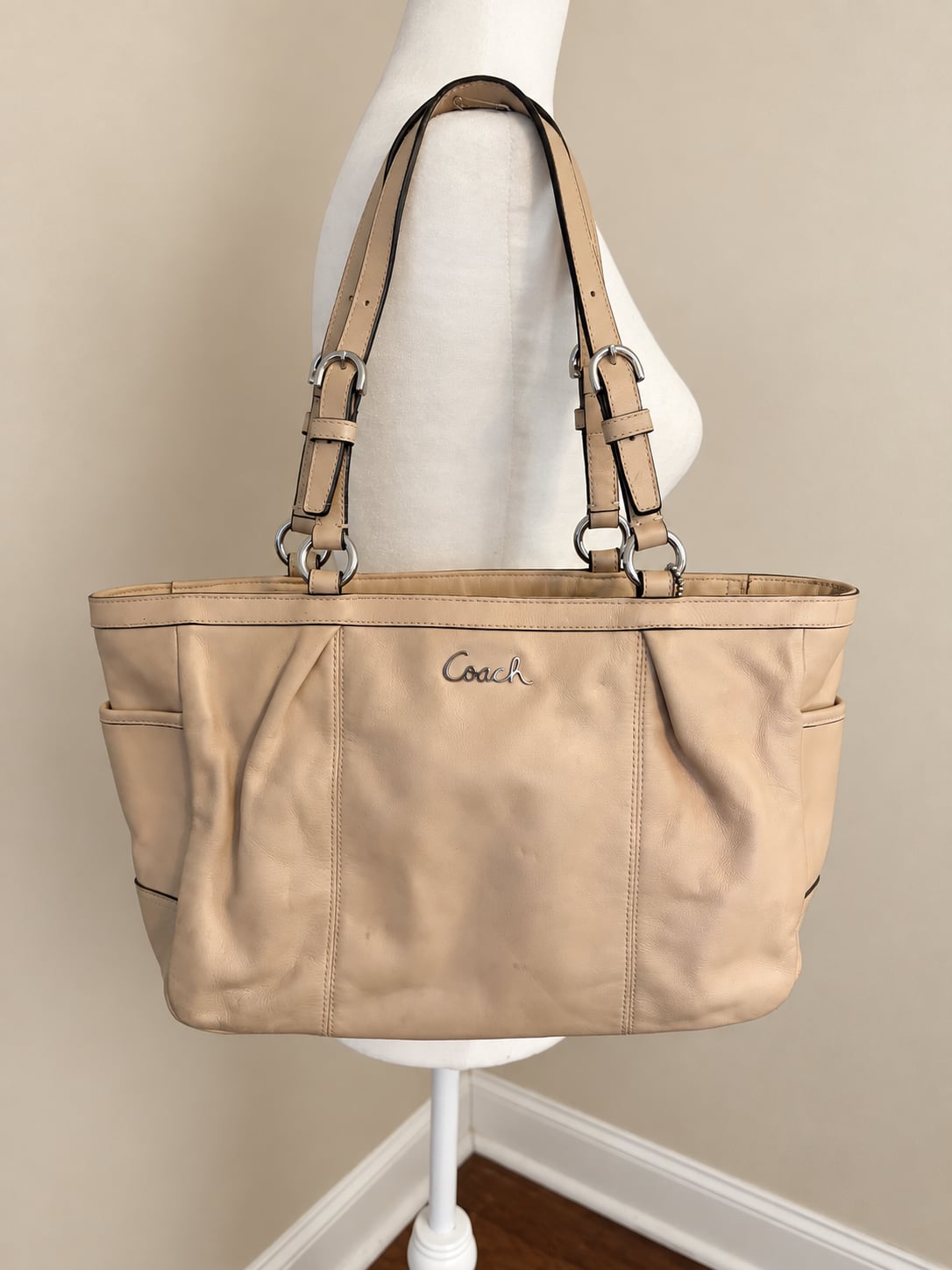 Coach Gallery Leather Shoulder Tote Bag Beige 2
