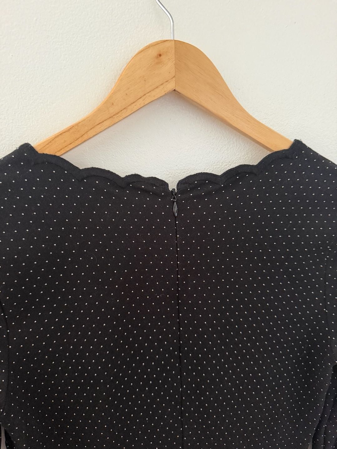 kate spade Pin dot scallop ponte dress sz 2  9