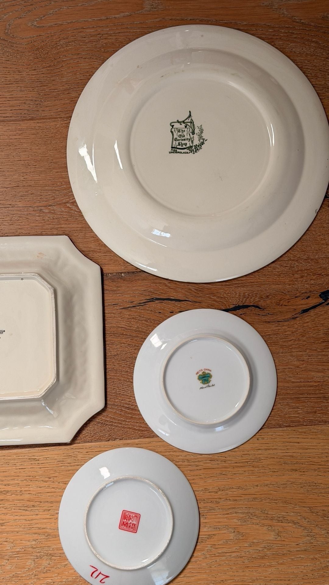 Green plate wall. Curated collection of plates all in green color theme 7
