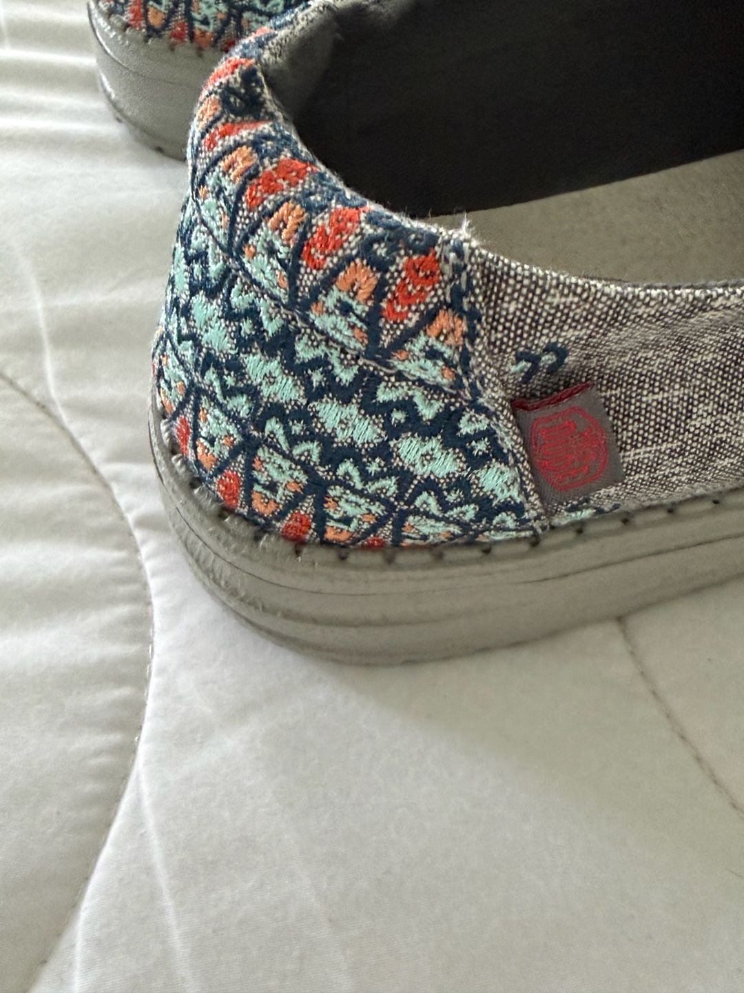 Hey Dude Wendy Flora Size 8 Tulip Grey Slip-On Shoes NWT, no box 4