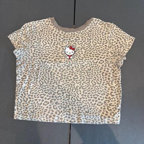 Hello Kitty Leopard Crop Top Size M