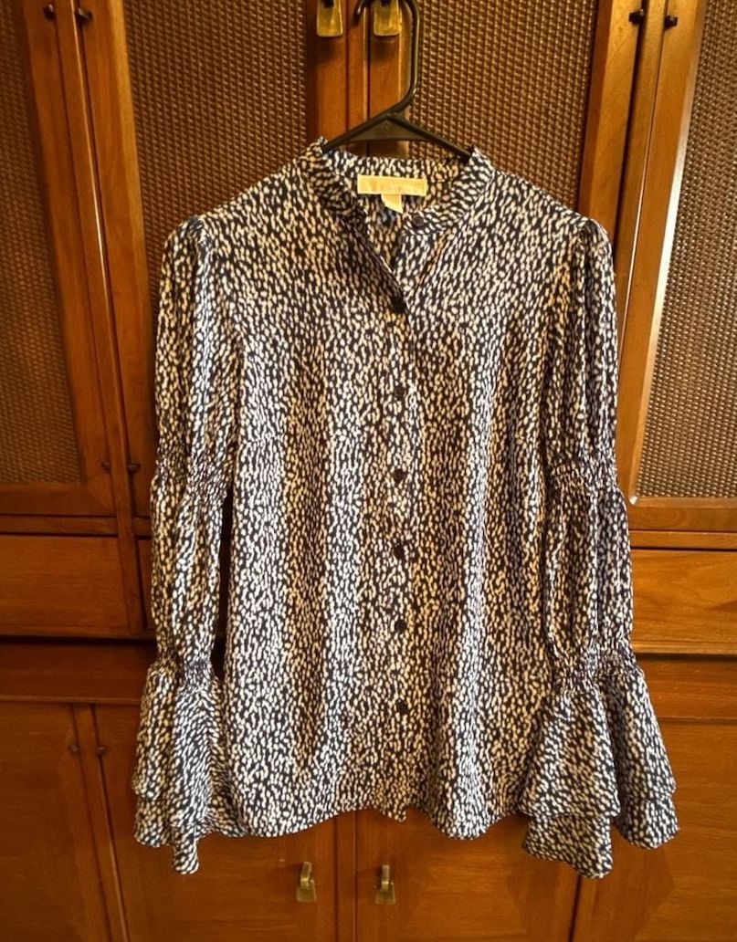Michael Michael Kors Blouse Size XS Blue White Printed Bell Sleeve Top 2