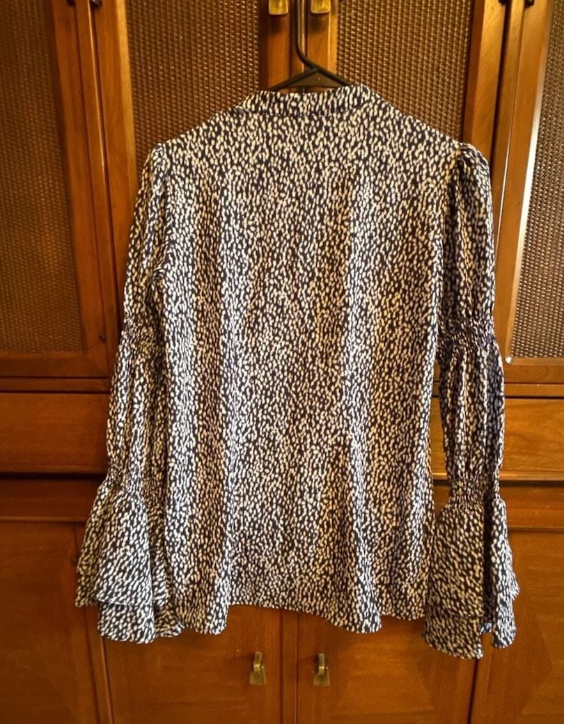 Michael Michael Kors Blouse Size XS Blue White Printed Bell Sleeve Top 4