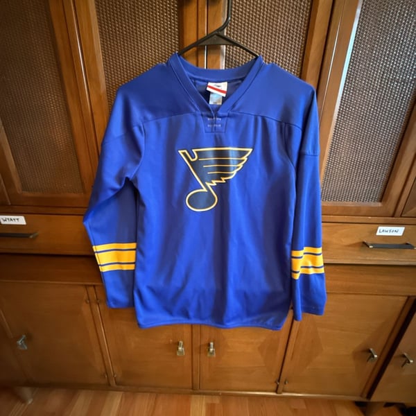 NHL St. Louis Blues Youth Jersey Size M (10/12) Blue