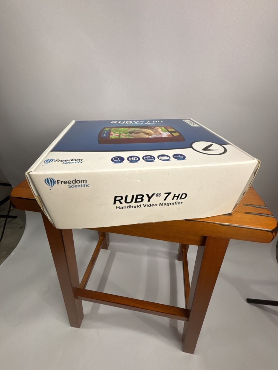 Freedom Scientific Ruby 7 HD Handheld Video Magnifier 3