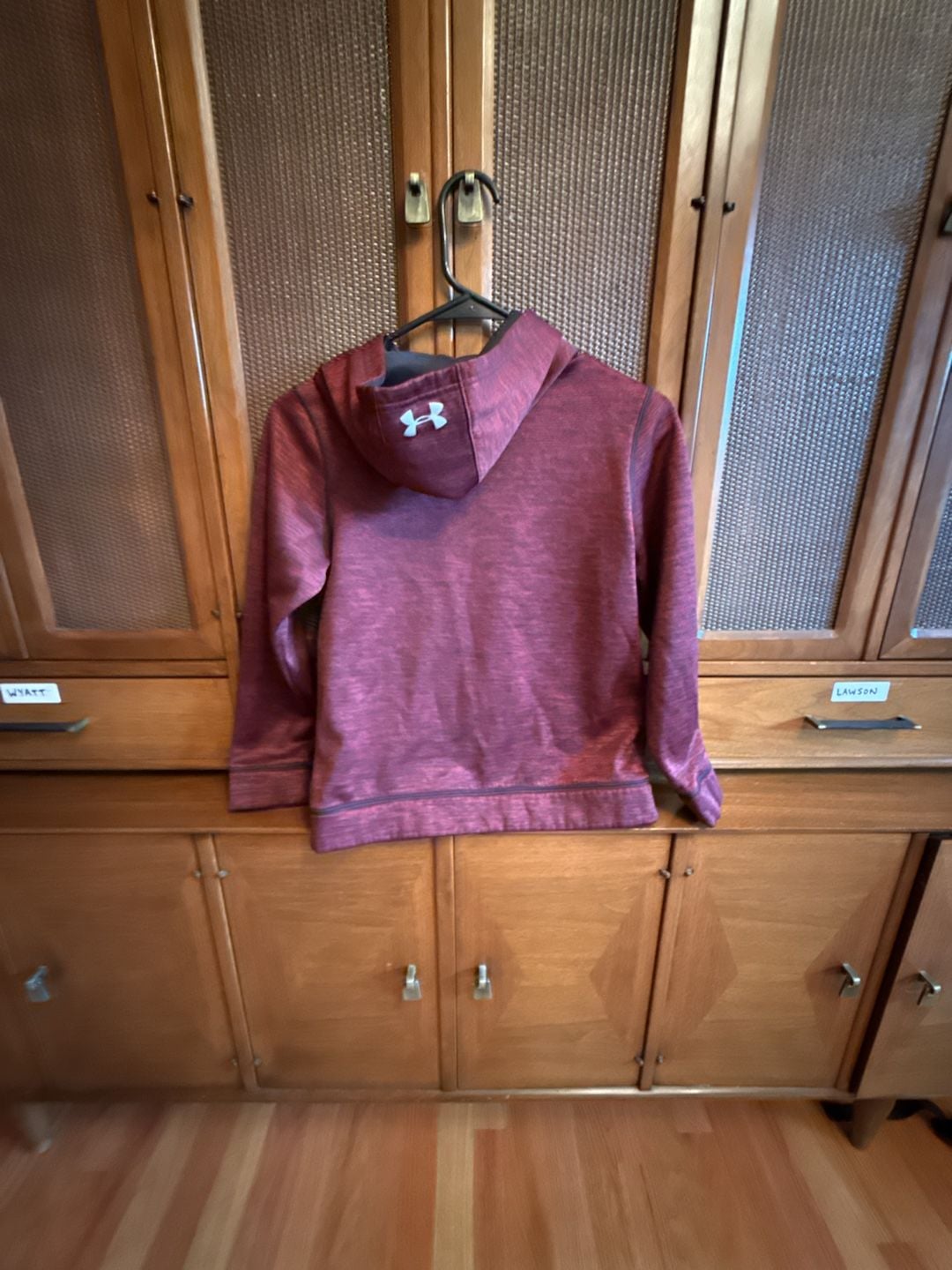 Under Armour Fleece Hoodie Size YMD Maroon 4