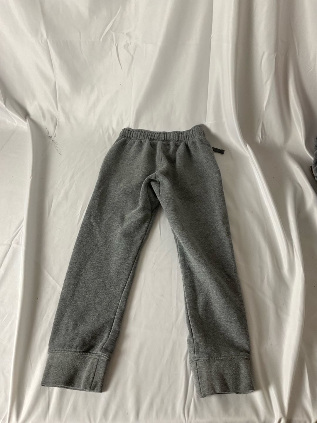 Nike Kids Club Fleece Sweatpants Size 7 4