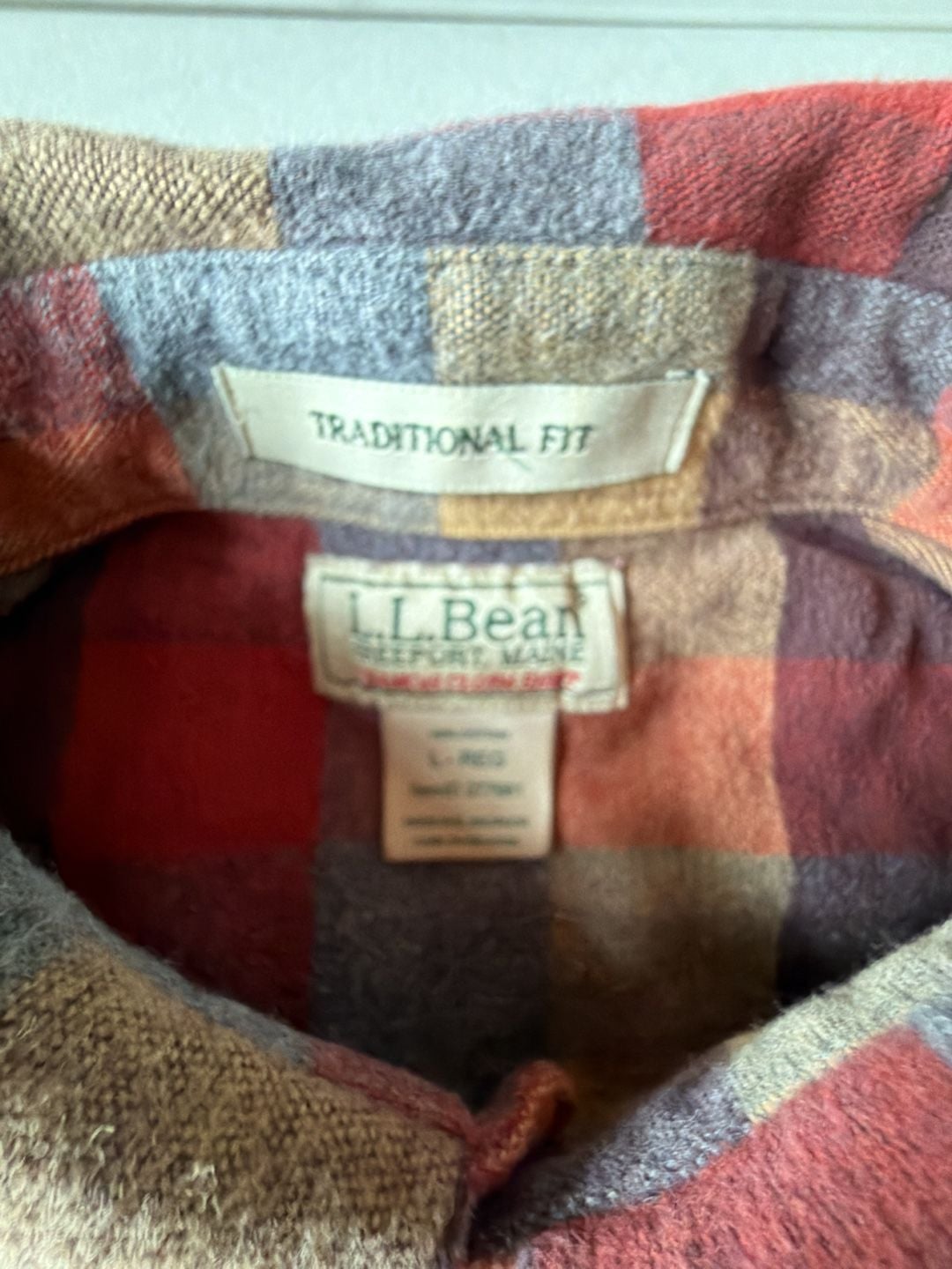 L.L. Bean Chamois Cloth Shirt Size L-Reg Traditional Fit Red Plaid Plaid 3
