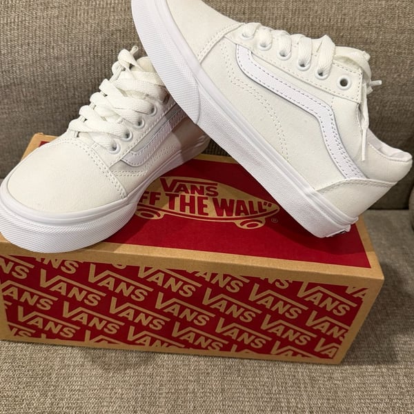 Vans Old Skool Kids Size 1.5 True White Canvas