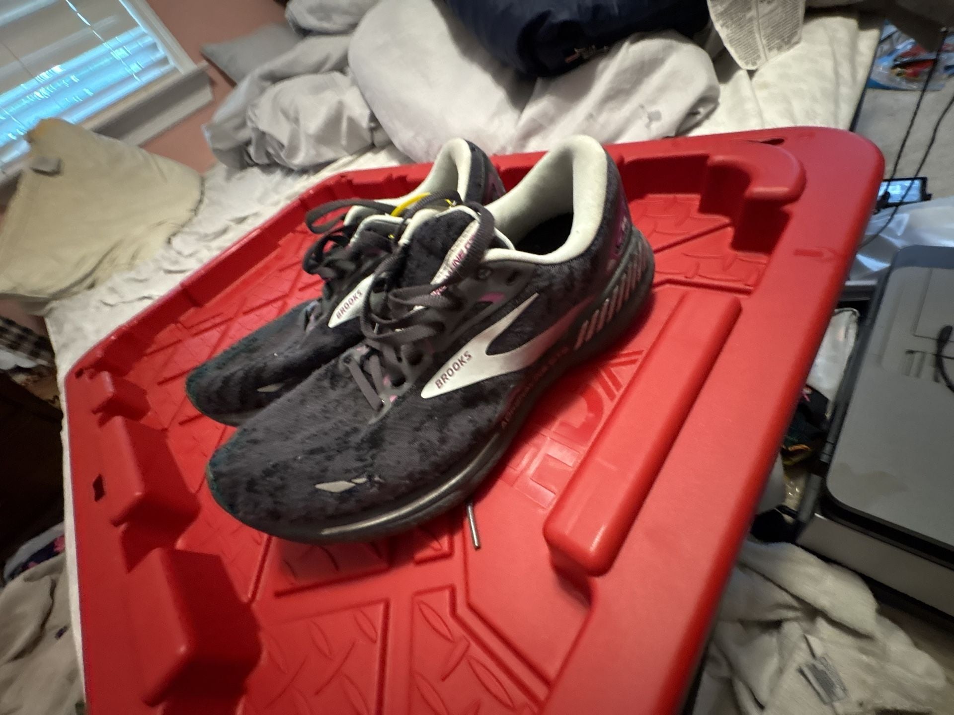 Brooks Adrenaline GTS 23 Size 9 Black Running Shoes 2