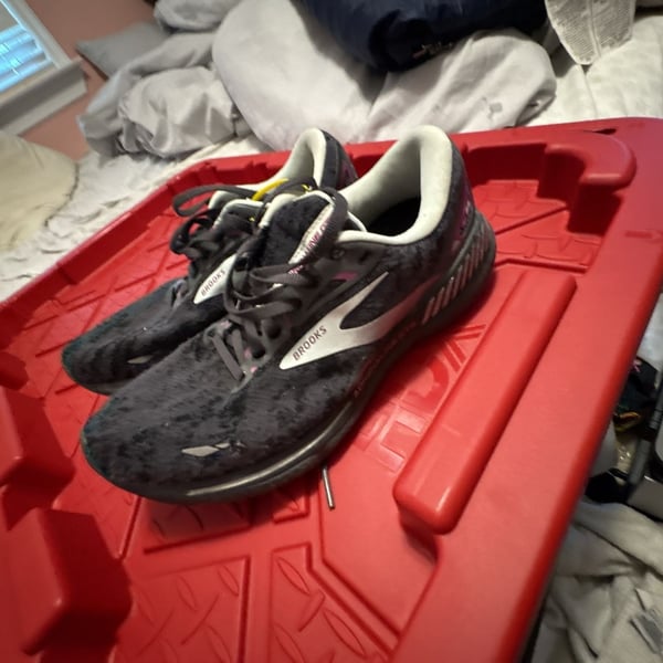 Brooks Adrenaline GTS 23 Size 9 Black Running Shoes