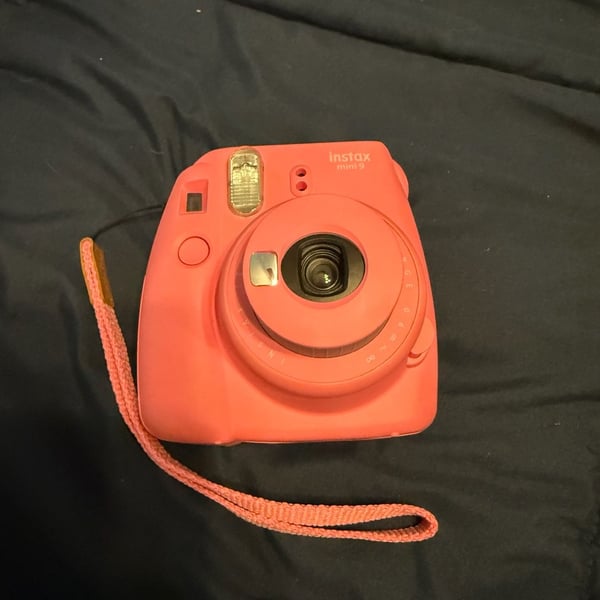 Fujifilm Instax Mini 9 Instant Camera – Coral/Pink