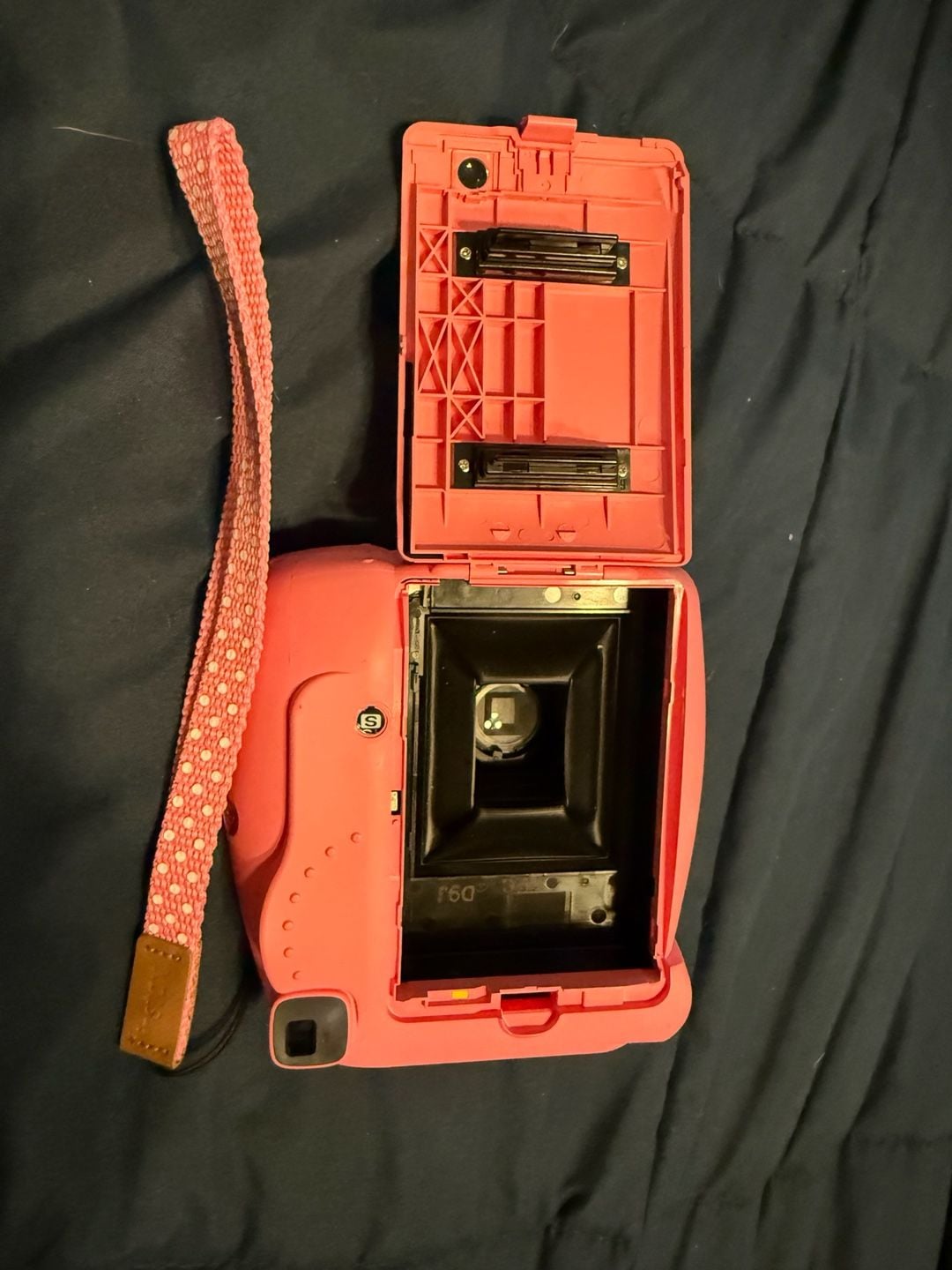 Fujifilm Instax Mini 9 Instant Camera – Coral/Pink 2