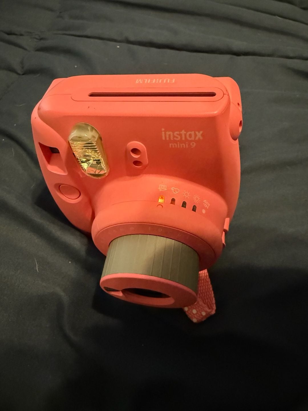 Fujifilm Instax Mini 9 Instant Camera – Coral/Pink 4