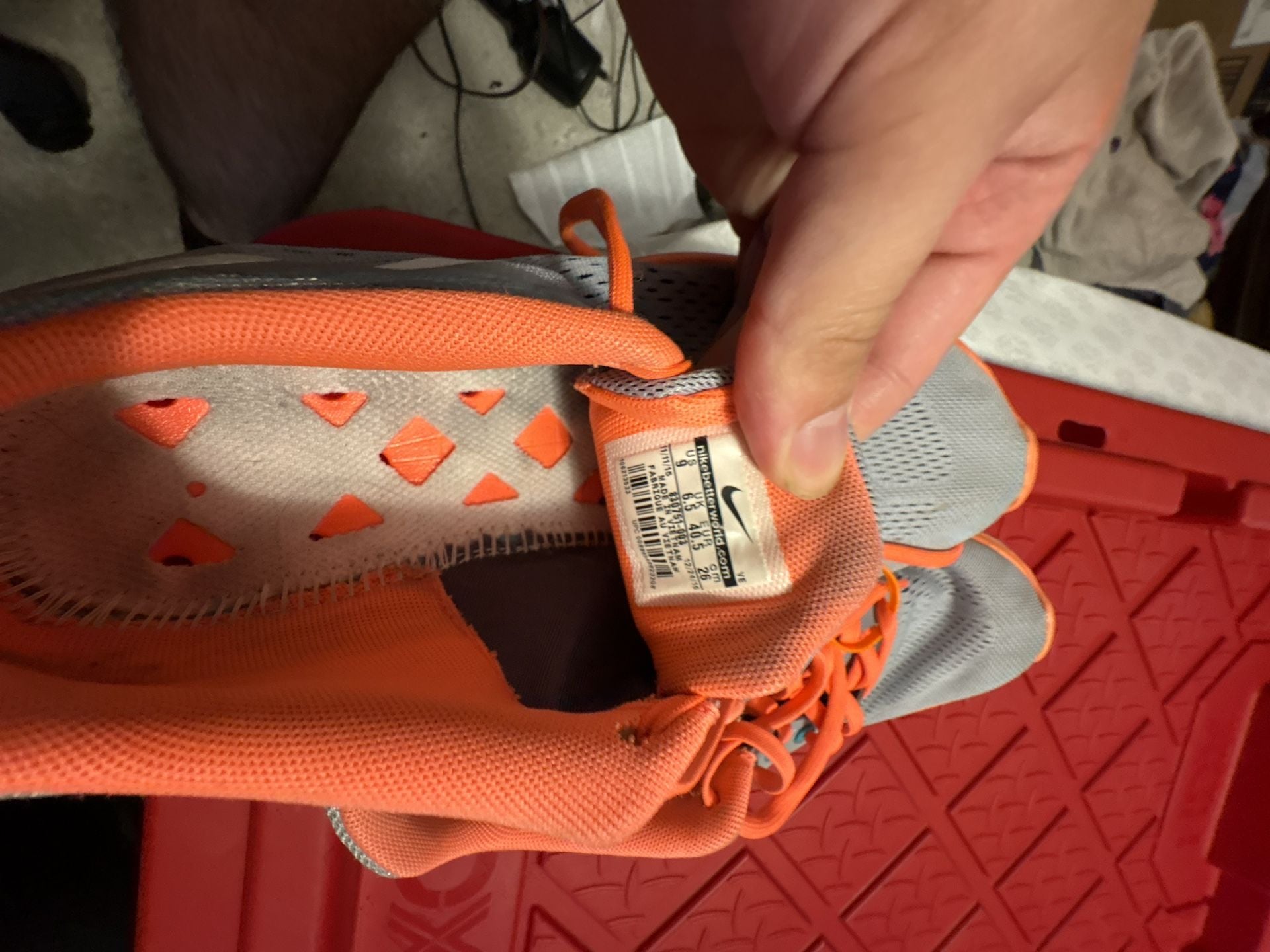 Nike Flex 2016 Run Size 9 Gray Orange Running Shoes 6