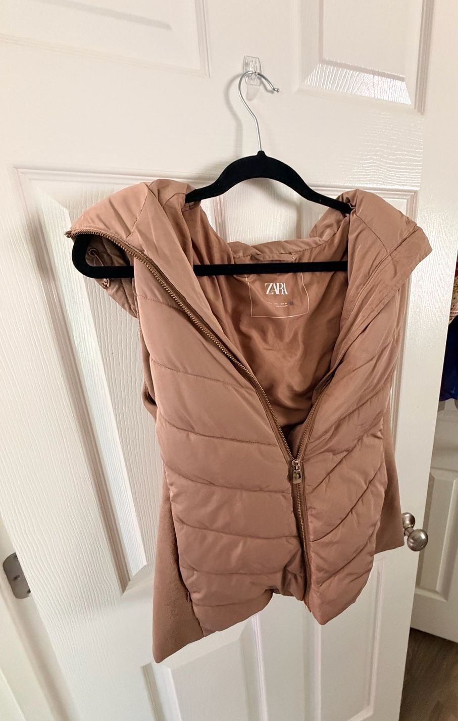Zara Hooded Puffer Vest Size L Beige Quilted Sleeveless 2