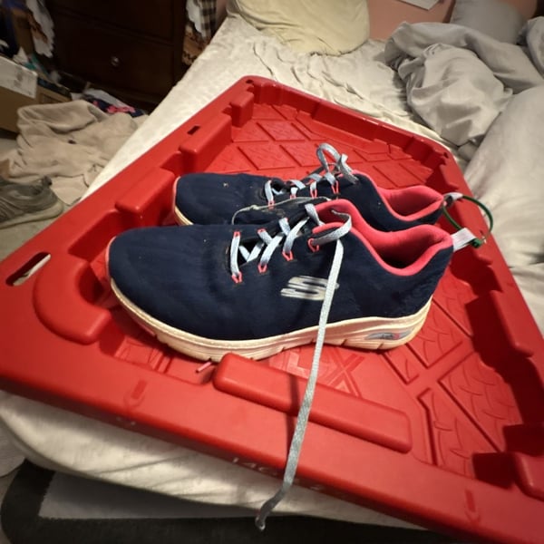 Skechers Arch Fit Comfy Wave Navy Hot Pink Sneakers