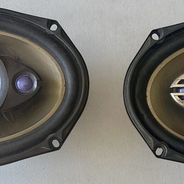 Clarion SRR6946 6x9 Multiaxial 4-Way Speaker Pair 350W Used Good