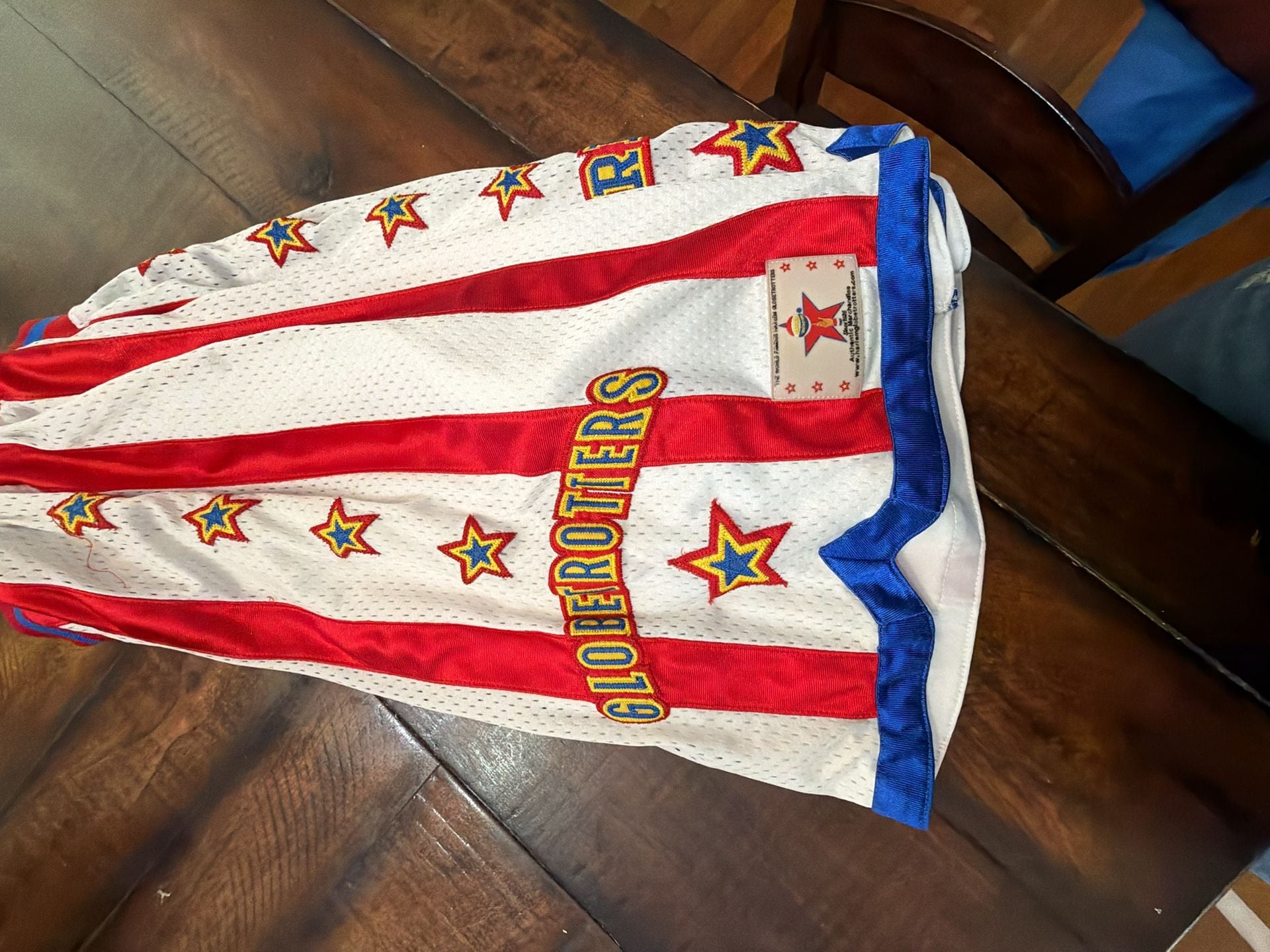 Harlem Globetrotters Basketball Shorts Size M Red White Blue Striped Stars 5