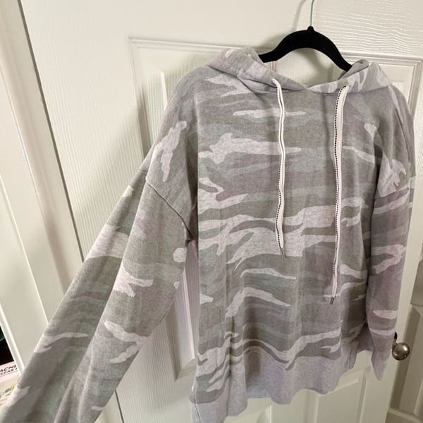 Aerie Camo Oversized Hoodie Size XS Gray Green Pullover Sweatshirt