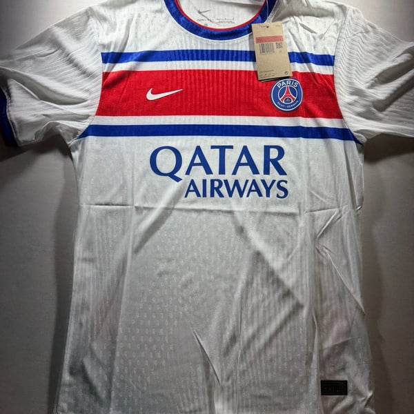 Nike Paris Saint-Germain 2026/2027 Academy Pro Pre-Match Training Jersey