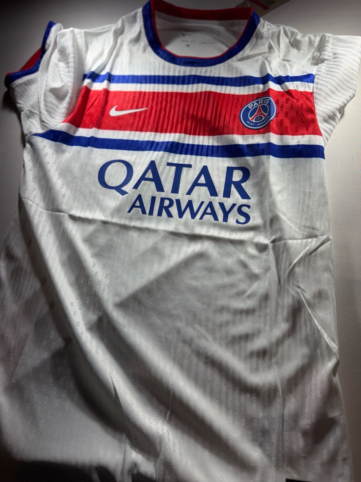 Nike Paris Saint-Germain 2026/2027 Academy Pro Pre-Match Training Jersey 15