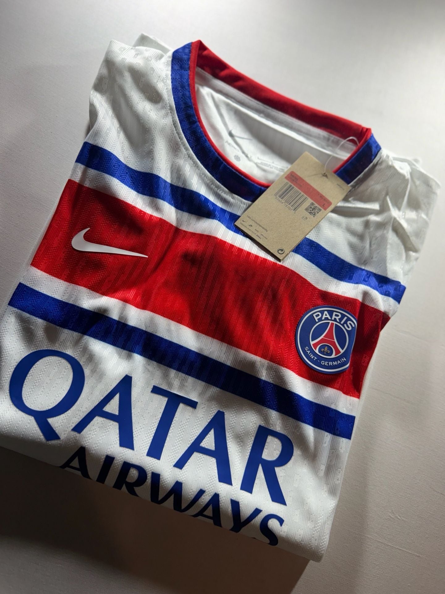 Nike Paris Saint-Germain 2026/2027 Academy Pro Pre-Match Training Jersey 17