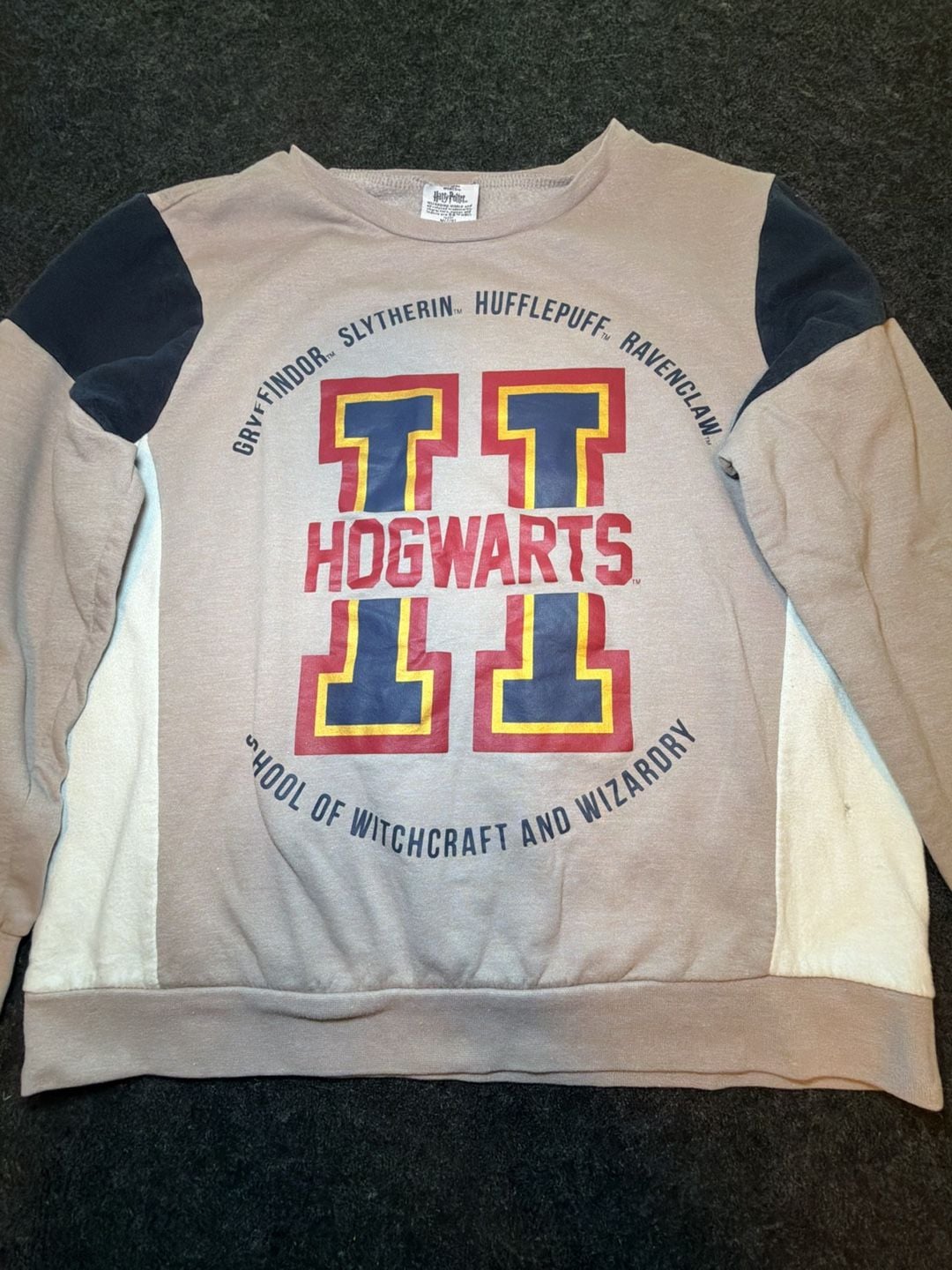 Harry Potter Hogwarts Sweatshirt kids Size M 7/9 3