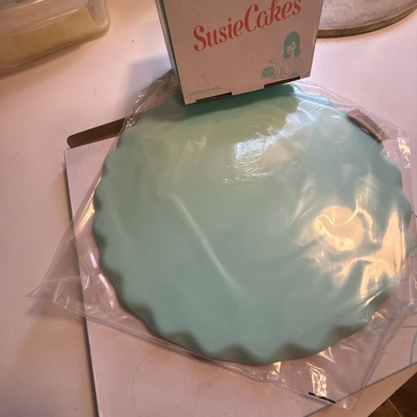 SusieCakes Cake Stand Top and Base Mint Green Ruffled