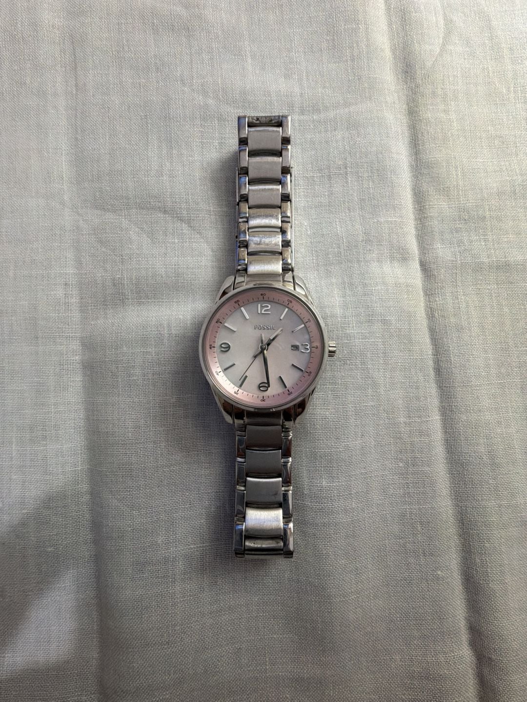 Fossil BQ1407 Stainless Steel Quartz Watch Pink Dial
Will need a new battery 2