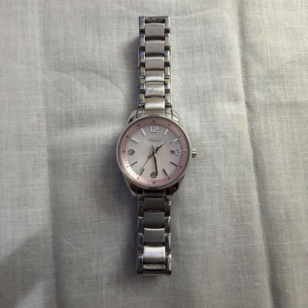 Fossil BQ1407 Stainless Steel Quartz Watch Pink Dial
Will need a new battery