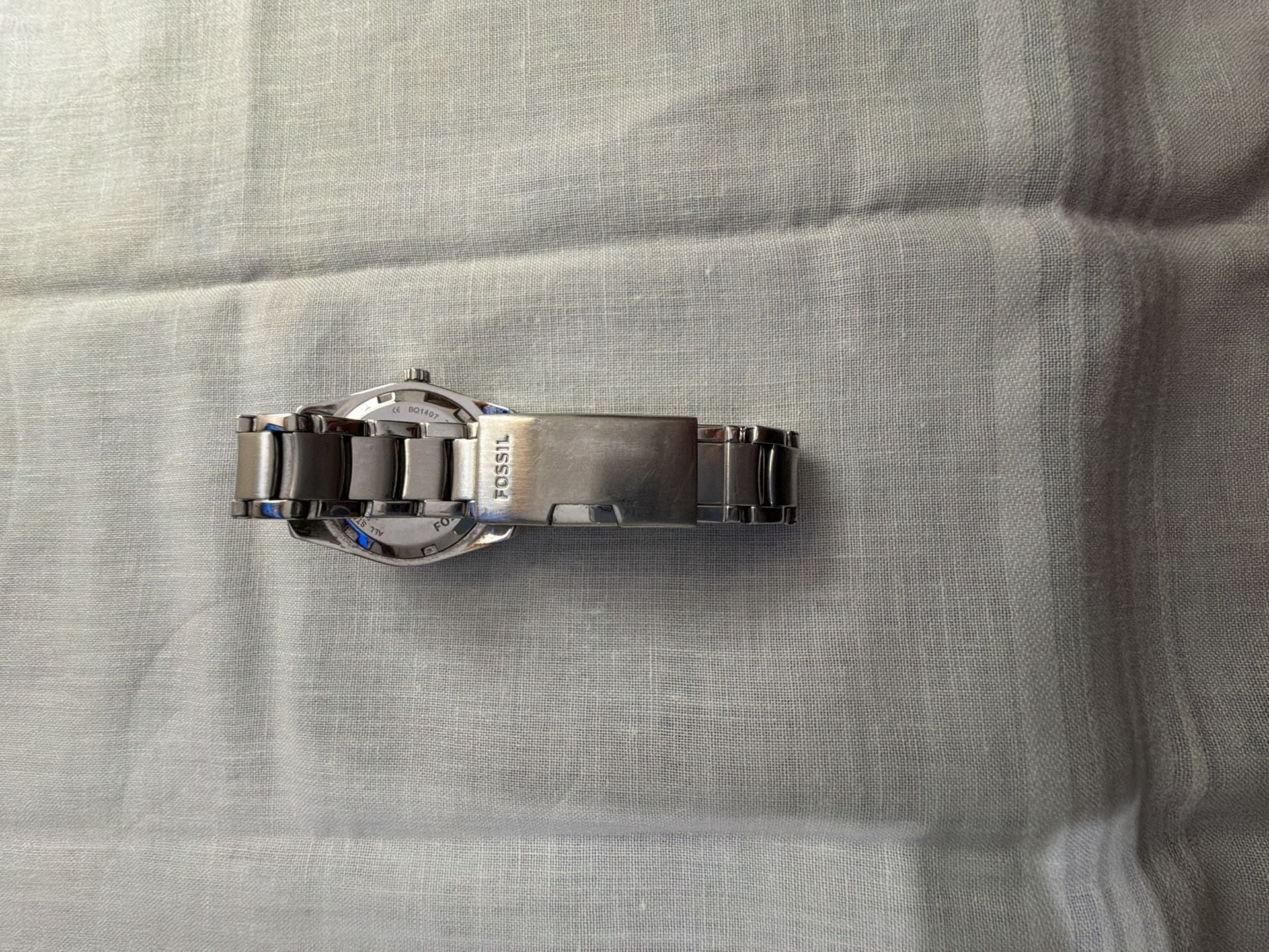 Fossil BQ1407 Stainless Steel Quartz Watch Pink Dial
Will need a new battery 3