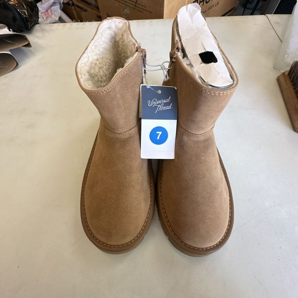 Universal Thread May Ankle Boots Size 7 Tan Suede