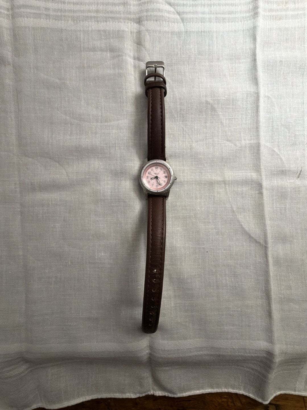Relic Trail RT1022 Watch Pink Dial Brown Leather Strap
Will need a new battery 3