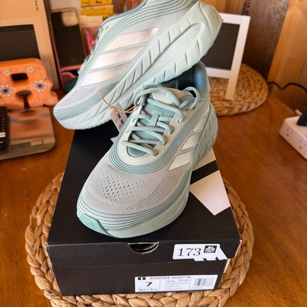 Adidas Adipure Shift W Size 7 Green Running Shoes
