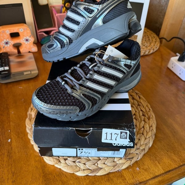 Adidas Adistar Control 5 Size 7.5 Black Metallic Silver Sneakers