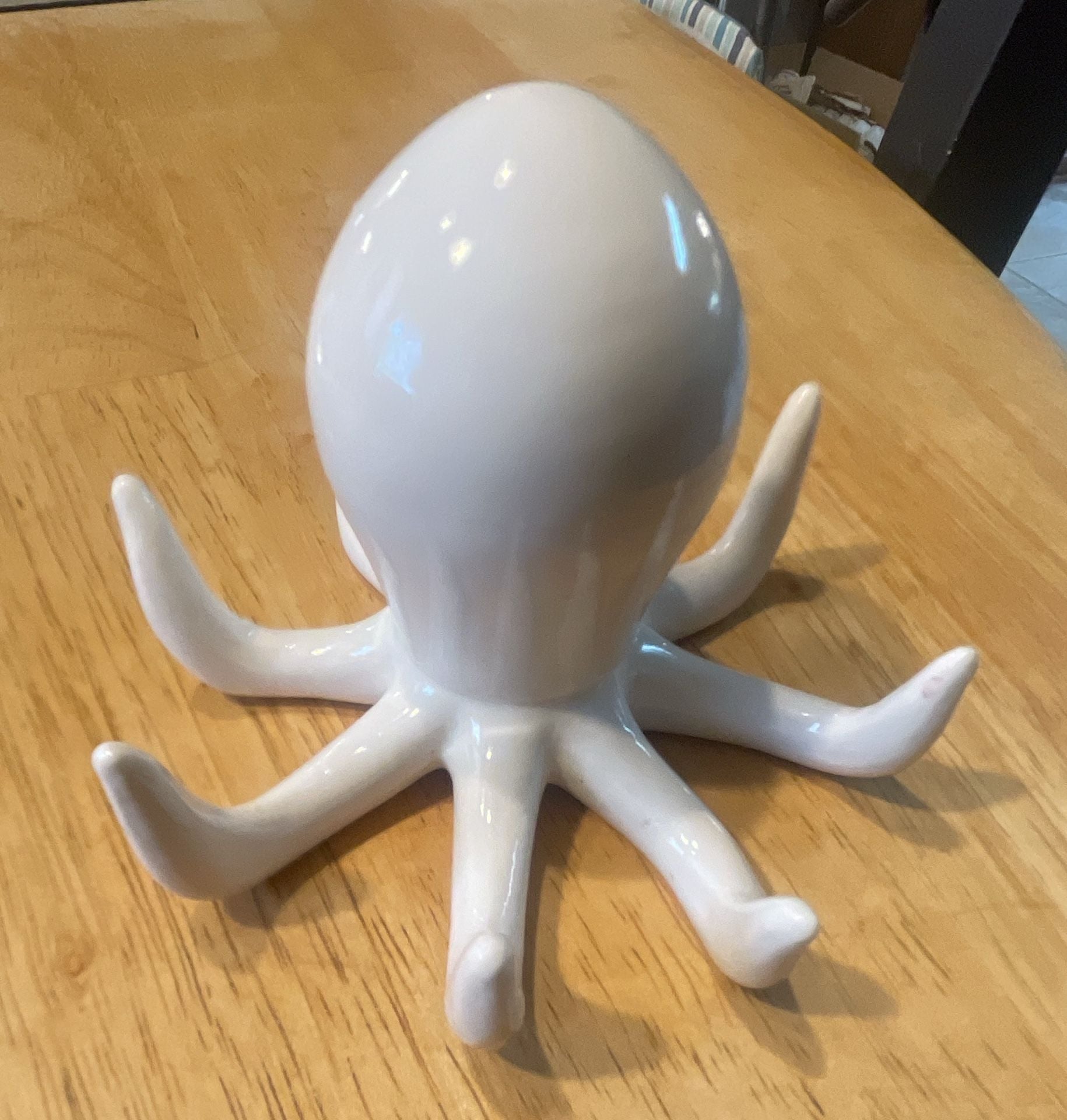 Urban Trends Collection Ceramic Octopus Figurine White Glossy Ring Holder 1