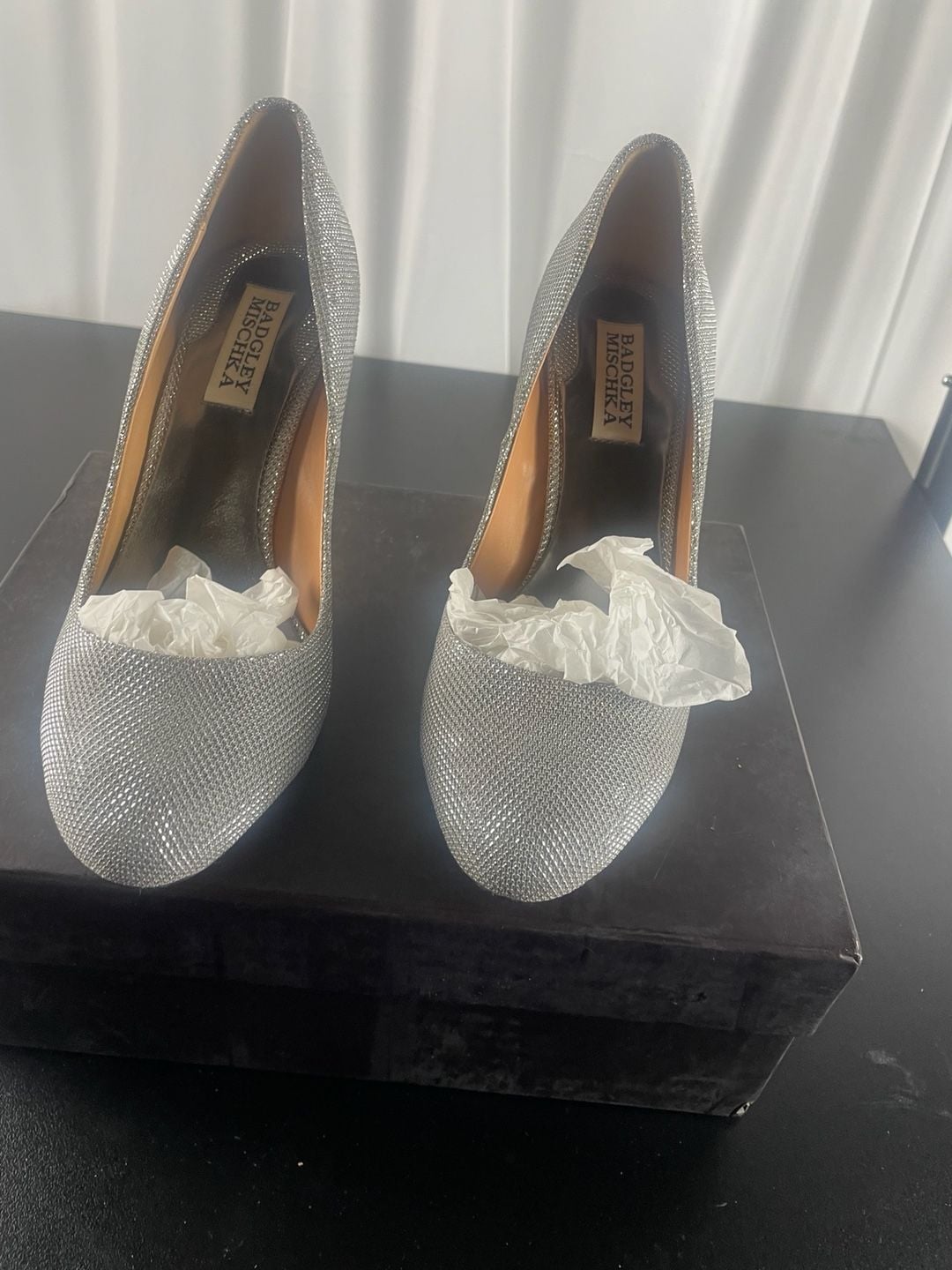 Badgley Mischka Dharma Pump Size 7.5M Pewter Metallic 2